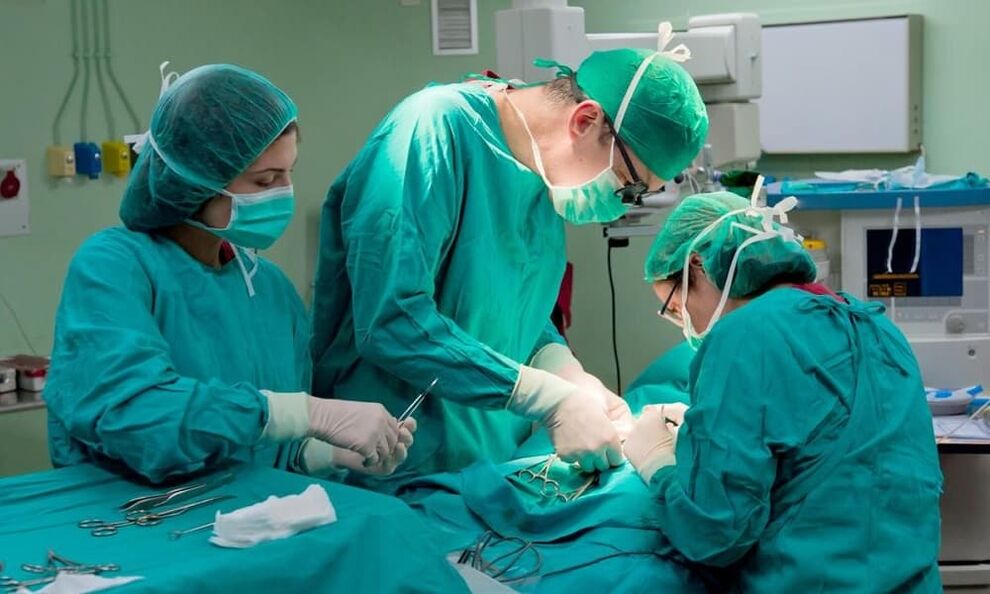 Schwéier Schued un der Blase erfuerdert Chirurgie